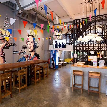 Puck Hostel กรุงเทพมหานคร ภายนอก รูปภาพ