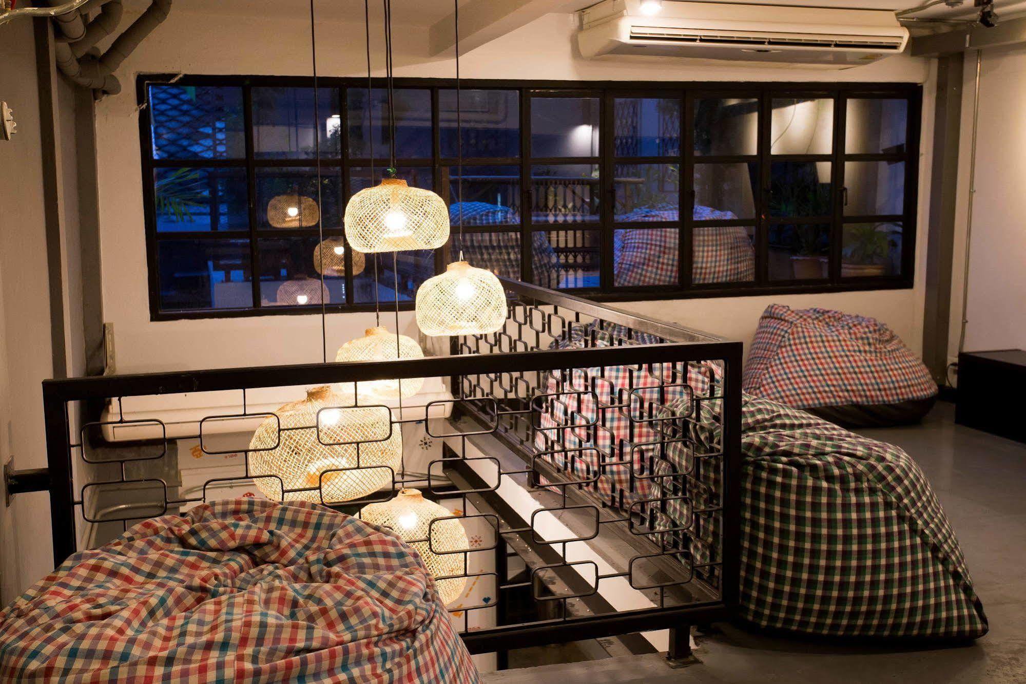 Puck Hostel กรุงเทพมหานคร ภายนอก รูปภาพ