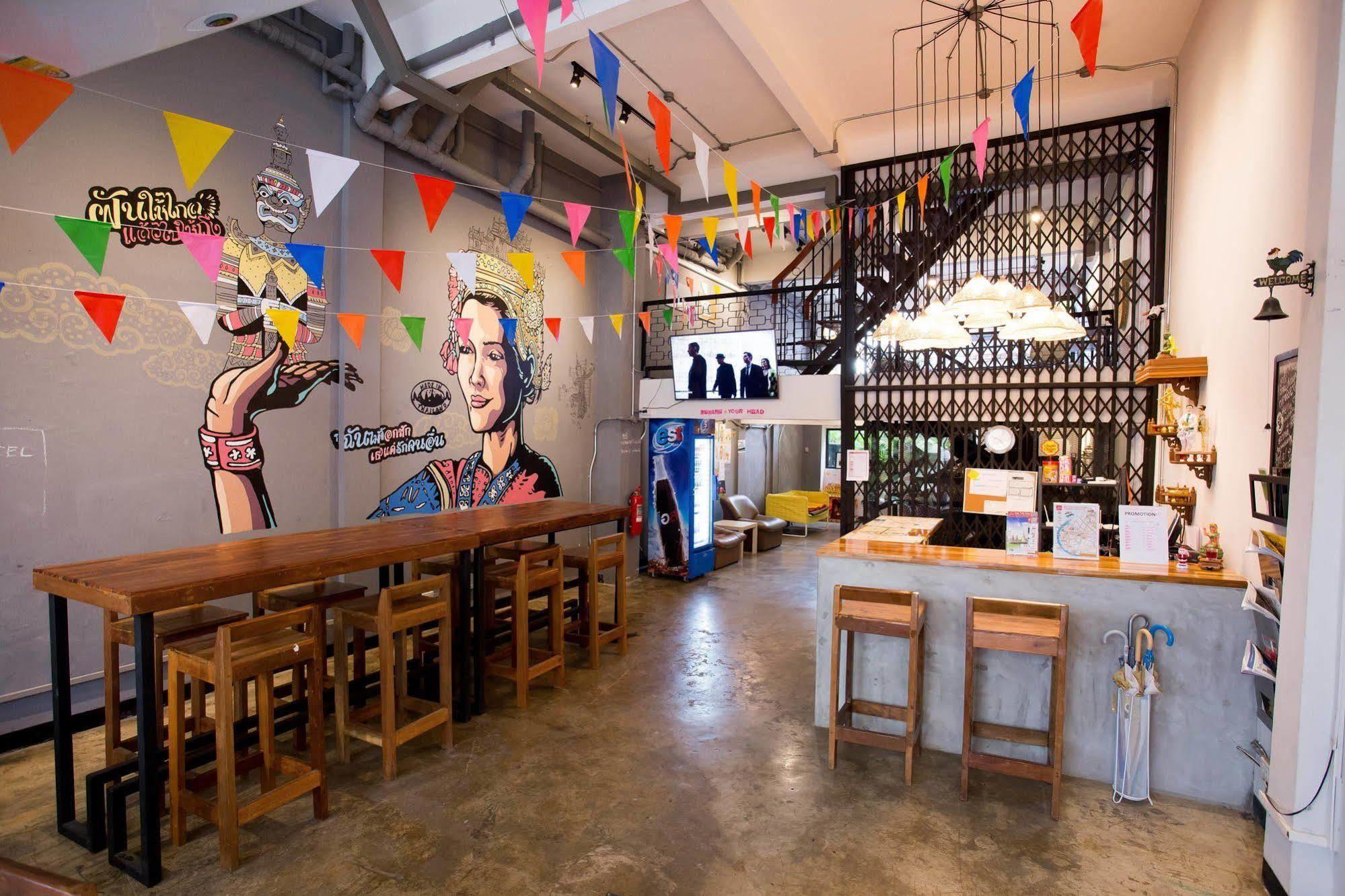 Puck Hostel กรุงเทพมหานคร ภายนอก รูปภาพ