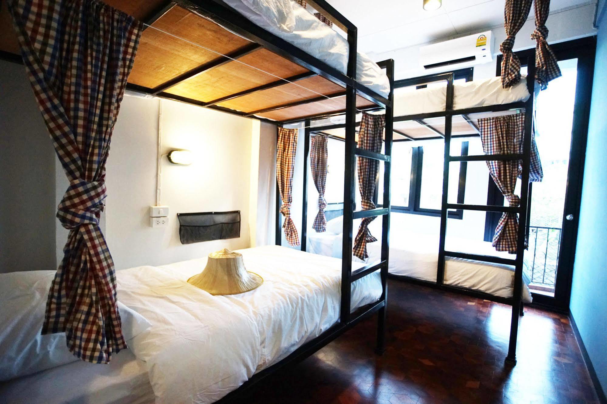 Puck Hostel กรุงเทพมหานคร ภายนอก รูปภาพ